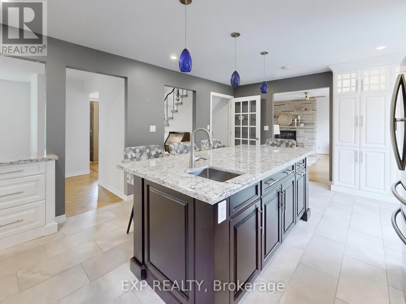 31 Henry Street, Georgina, Ontario  L4P 2L5 - Photo 13 - N12438670