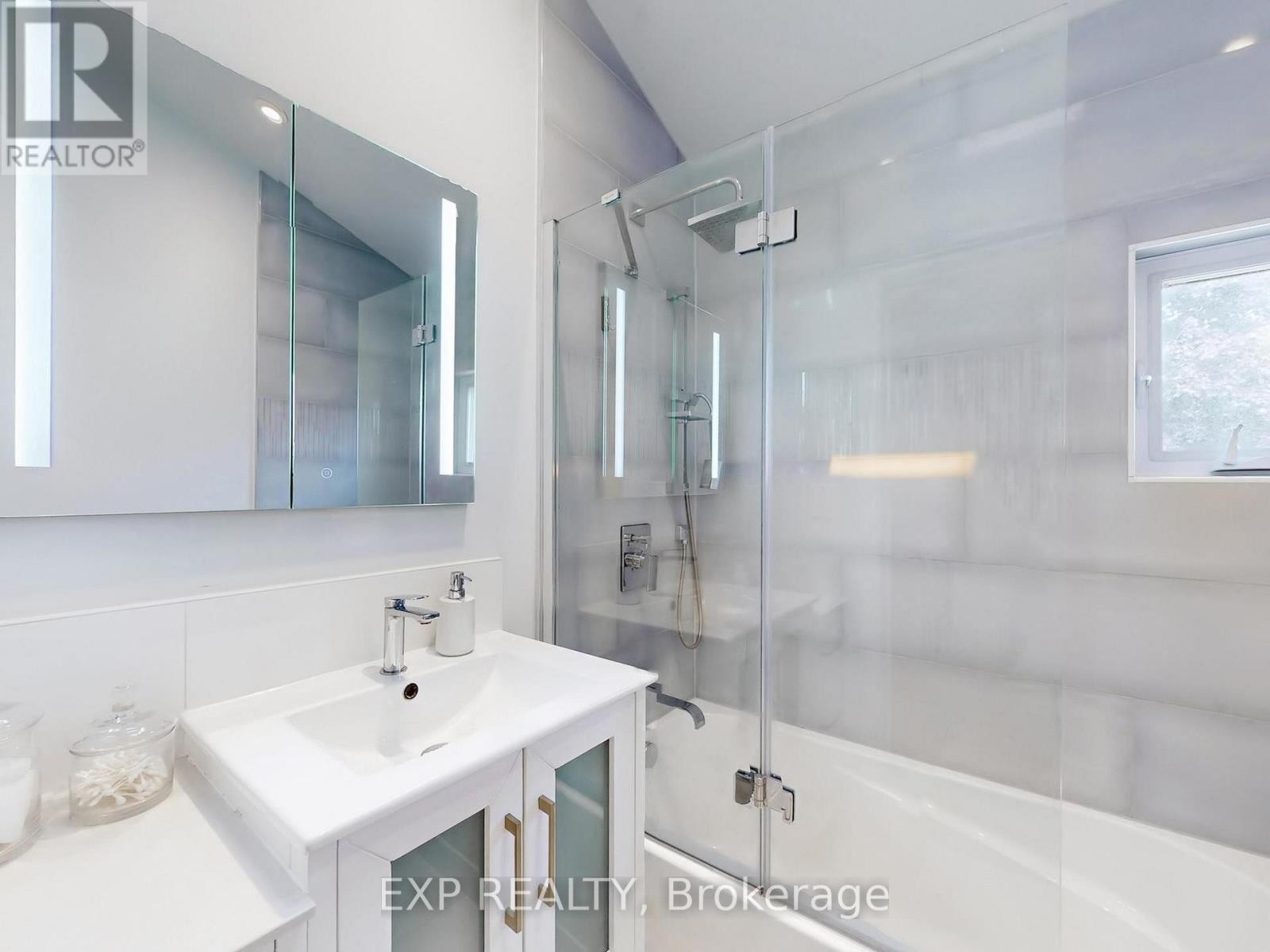 31 Henry Street, Georgina, Ontario  L4P 2L5 - Photo 26 - N12438670