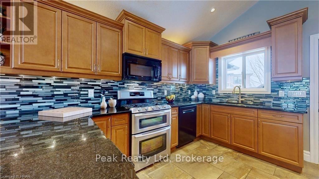 286 Sunset Drive, West Perth, Ontario  N0K 1N0 - Photo 7 - X12438696