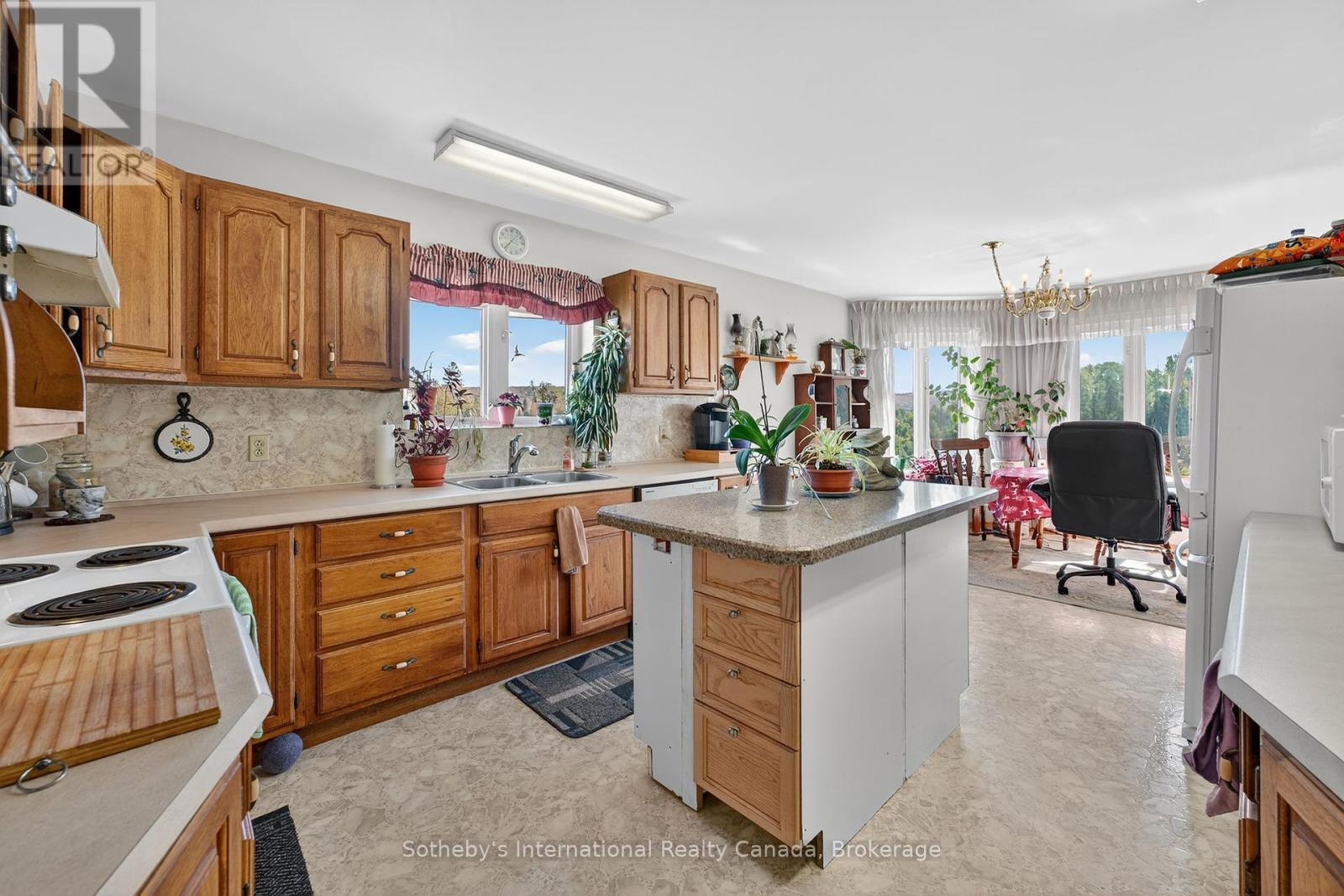 122 Mcfadden Line, Powassan, Ontario  P0H 2L0 - Photo 12 - X12438723