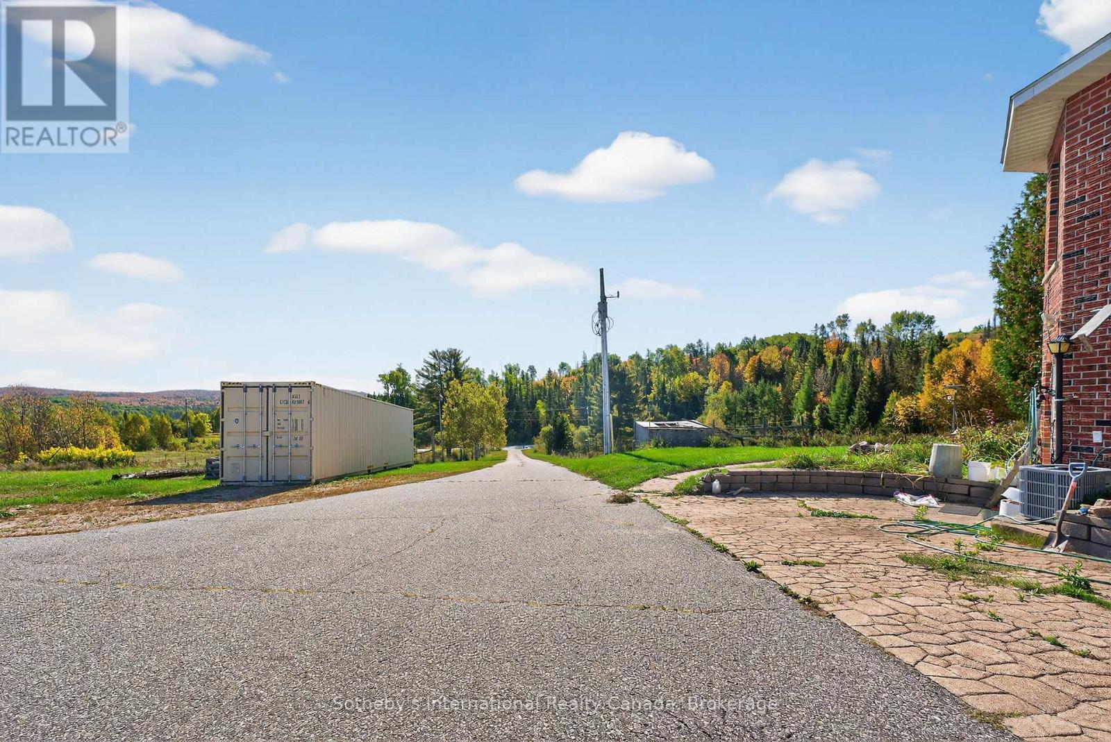 122 Mcfadden Line, Powassan, Ontario  P0H 2L0 - Photo 7 - X12438723