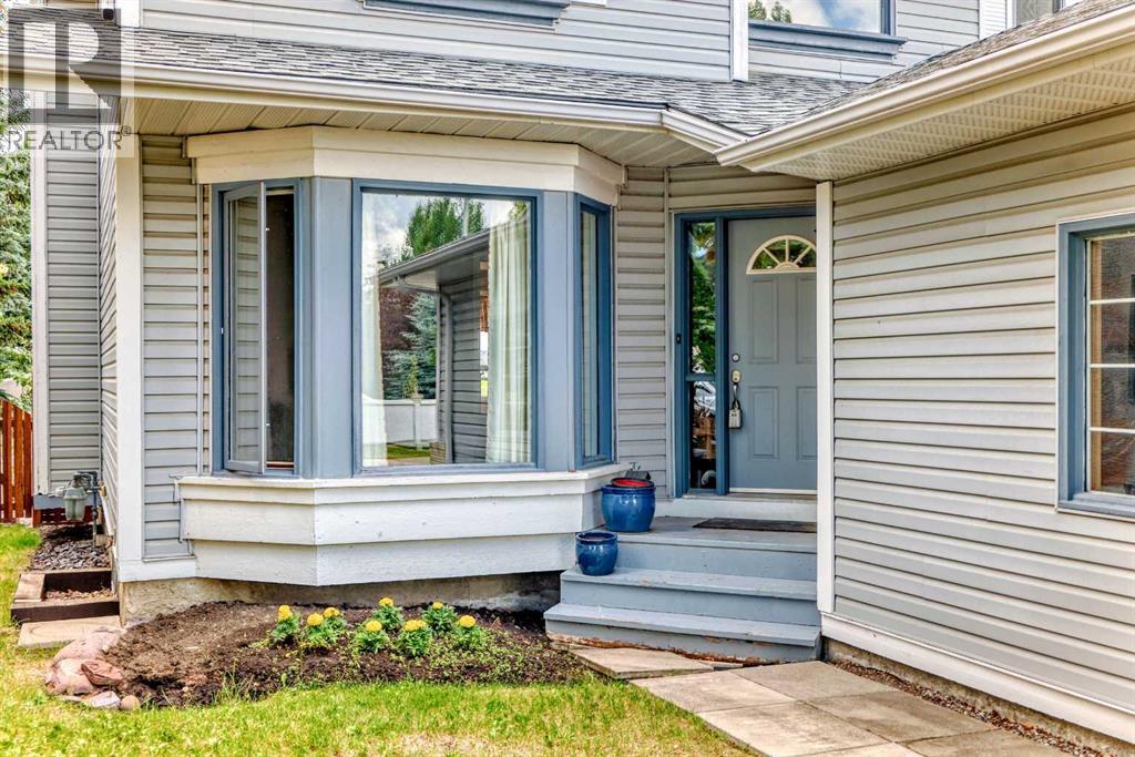 13 Riverview Circle, Cochrane, Alberta  T4C 1K2 - Photo 2 - A2250772