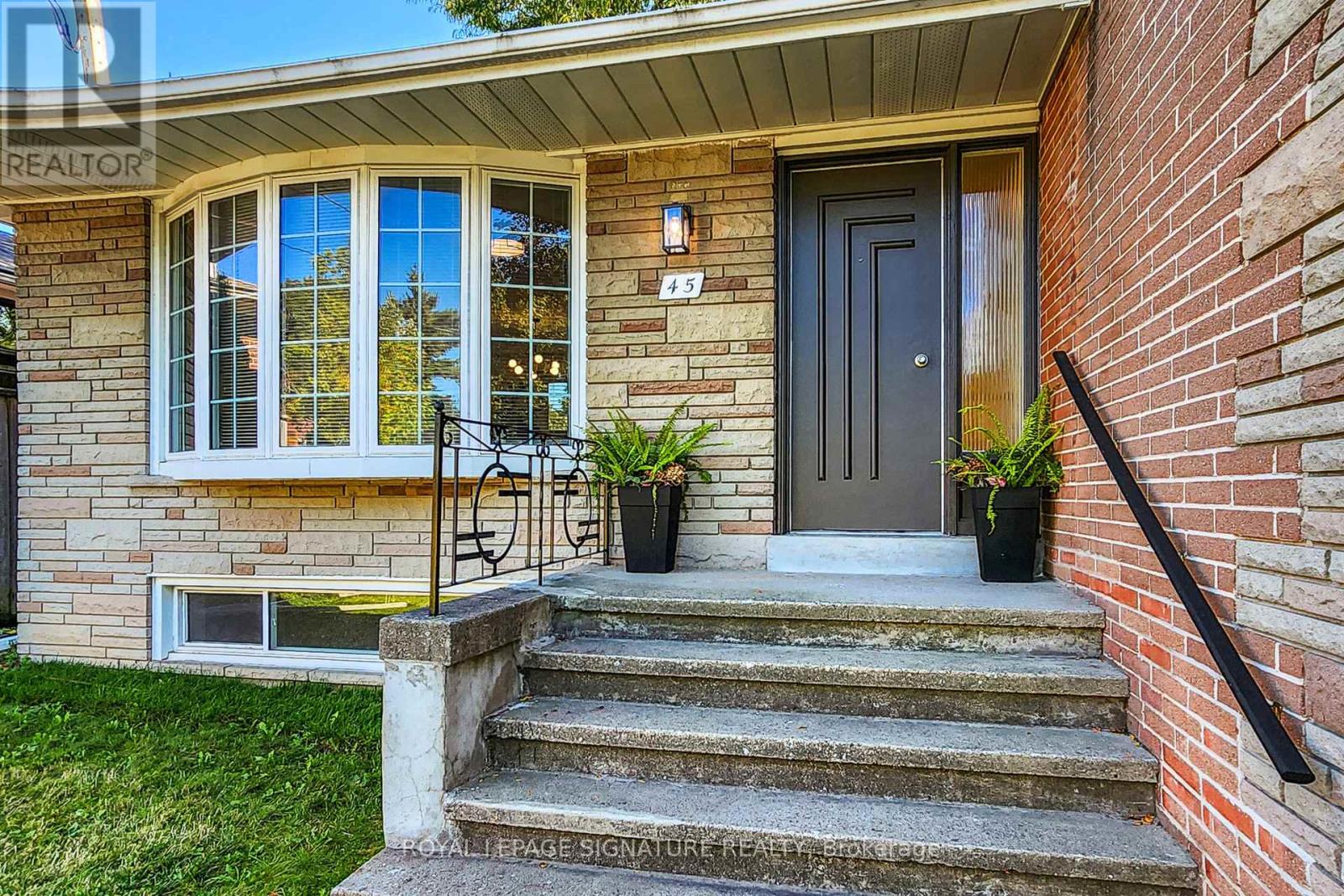 45 Caronport Crescent, Toronto, Ontario  M3A 1H2 - Photo 2 - C12437571