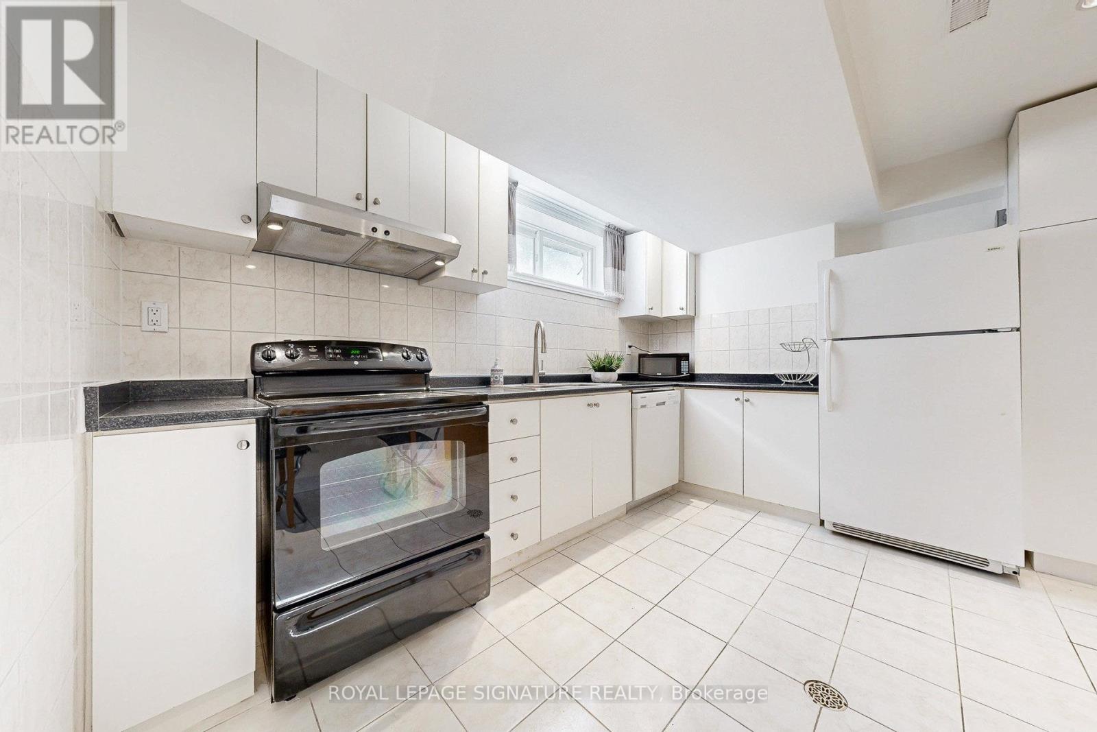 45 Caronport Crescent, Toronto, Ontario  M3A 1H2 - Photo 34 - C12437571