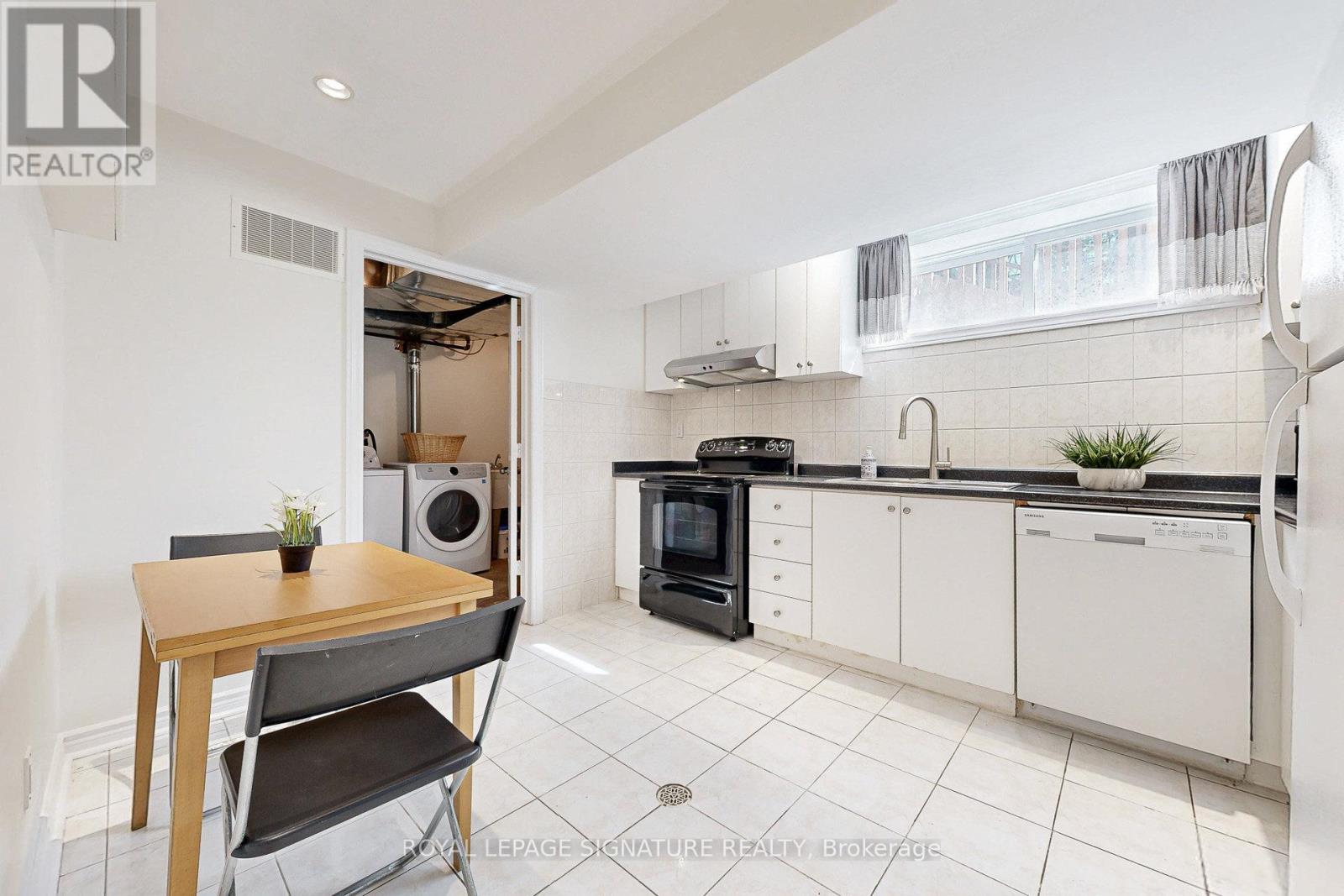 45 Caronport Crescent, Toronto, Ontario  M3A 1H2 - Photo 36 - C12437571