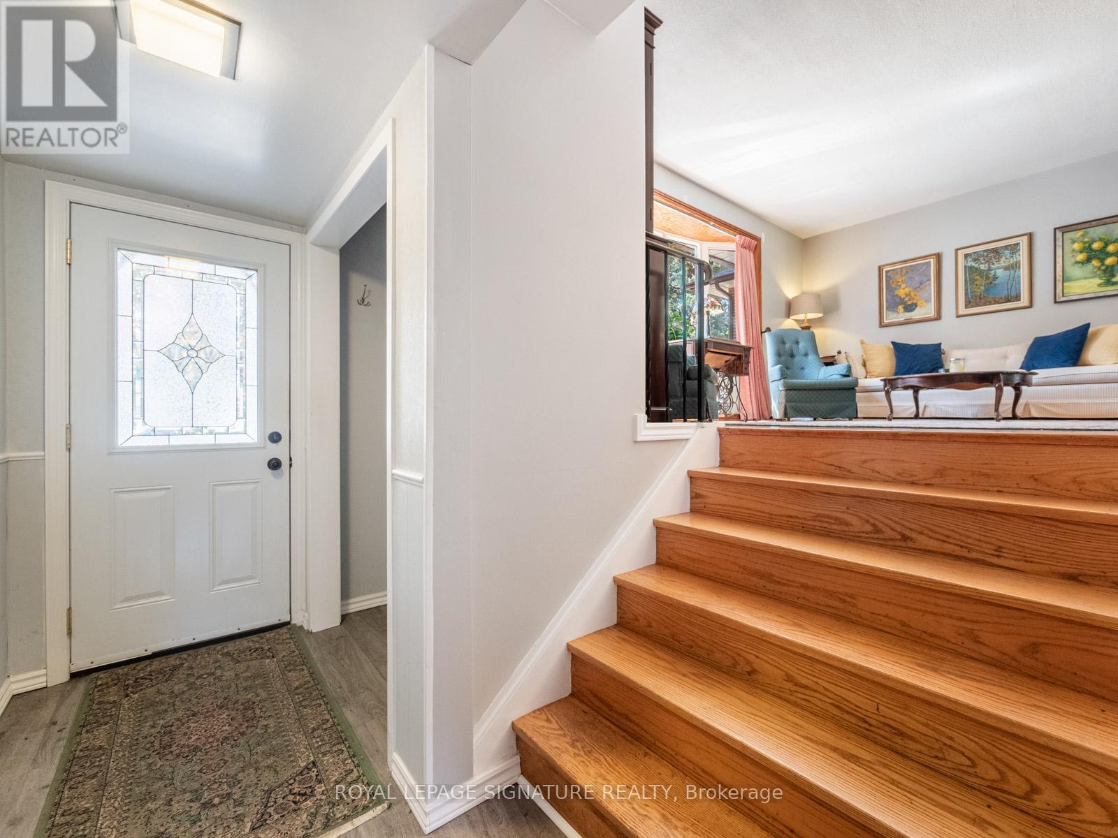 446 Bernhard Crescent, Oshawa, Ontario  L1G 2B8 - Photo 4 - E12405714