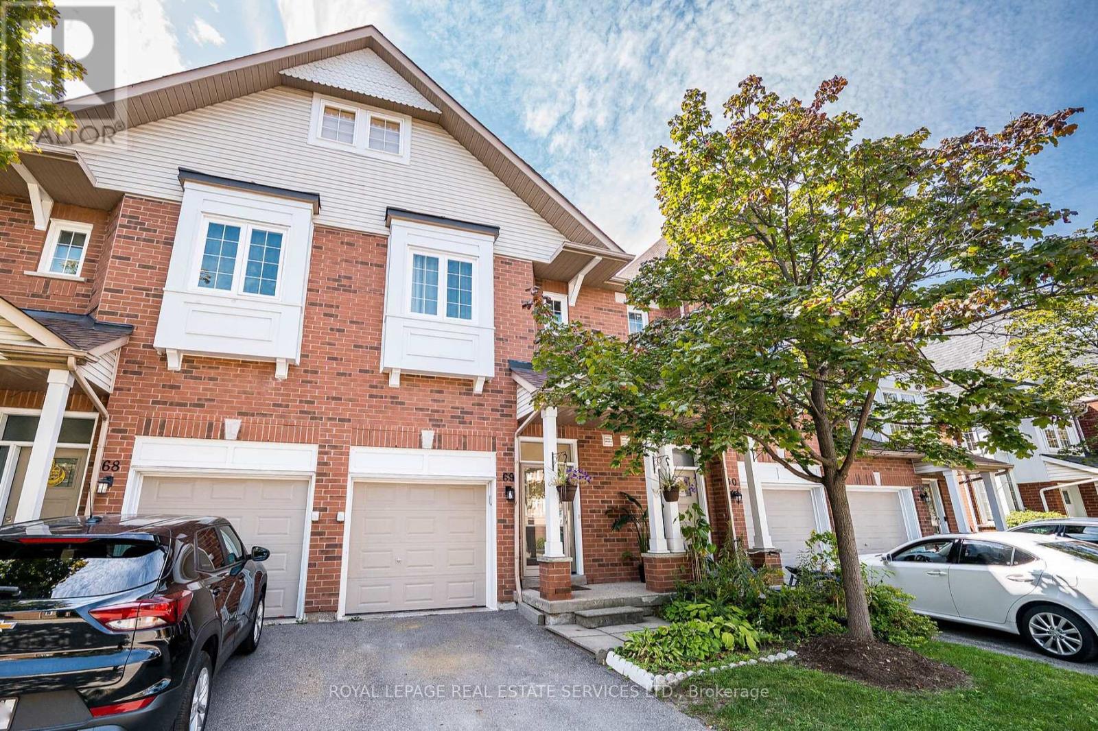 69 - 1588 South Parade Court, Mississauga, Ontario  L5M 6E7 - Photo 3 - W12401469