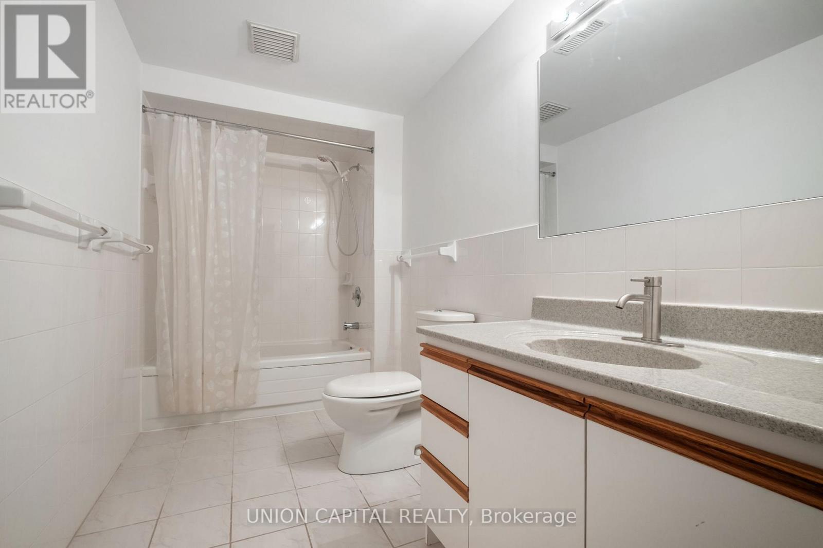 58 Horizon Court, Richmond Hill, Ontario  L4B 3E8 - Photo 39 - N12435540