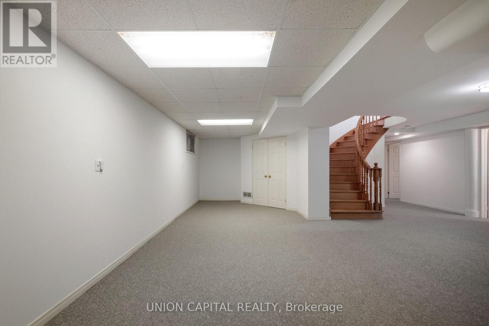 58 Horizon Court, Richmond Hill, Ontario  L4B 3E8 - Photo 35 - N12435540