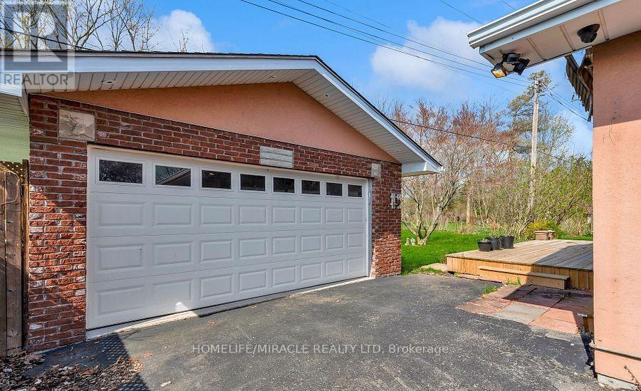 3035 Niagara Parkway, Fort Erie, Ontario  L2A 5M4 - Photo 4 - X12433427