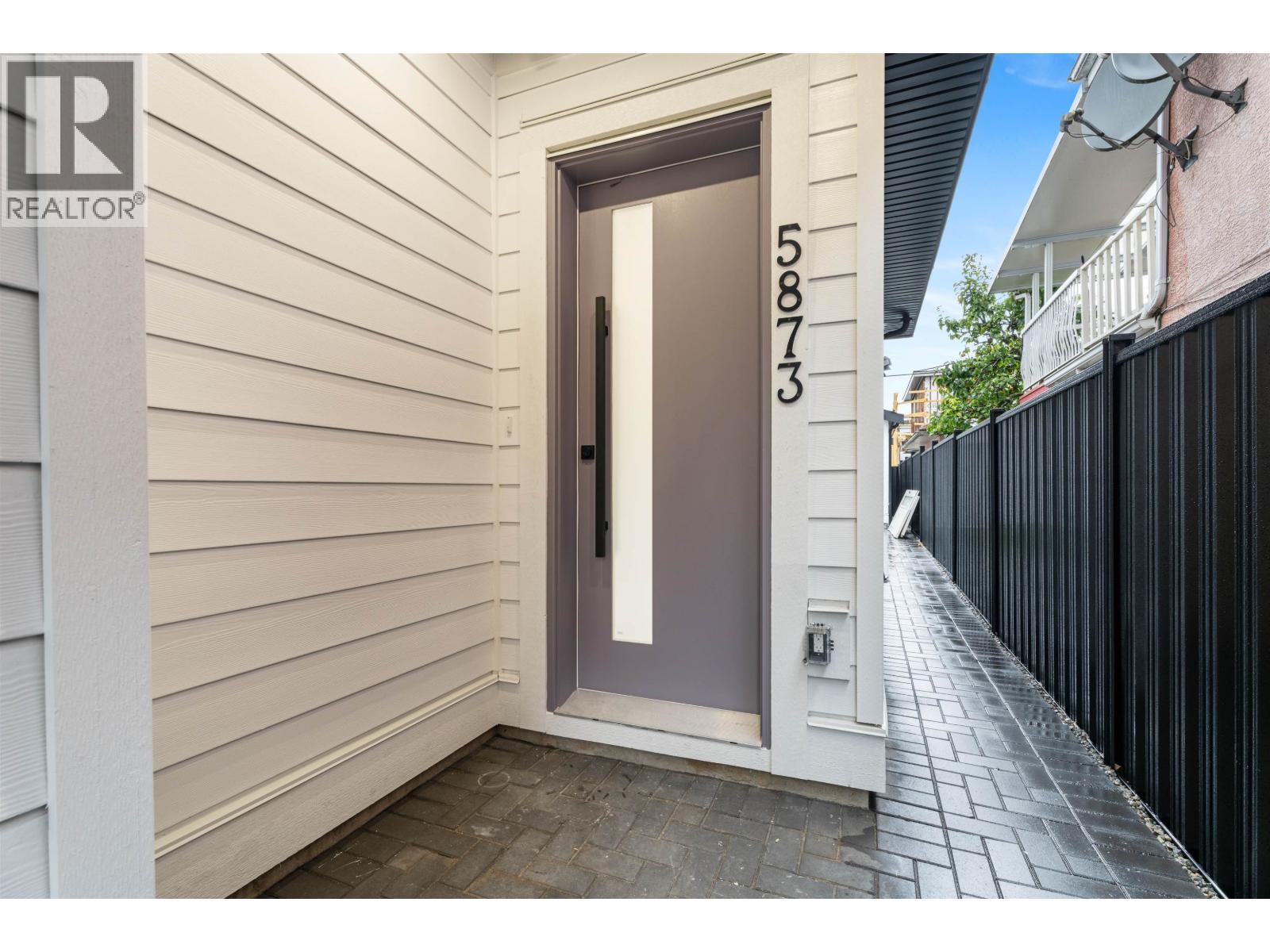 5873 Culloden Street, Vancouver, British Columbia  V5W 3S1 - Photo 2 - R3053445
