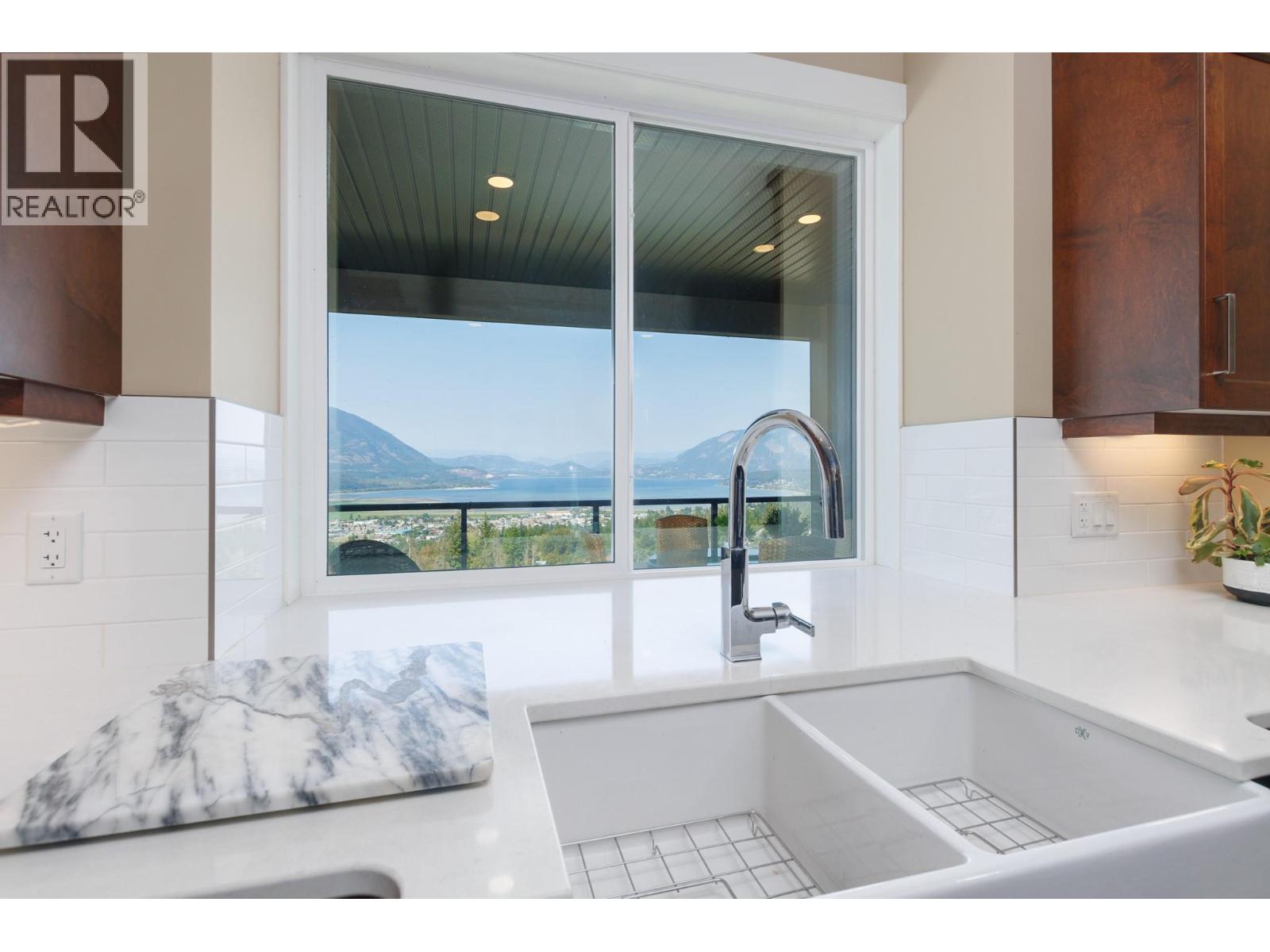 1061 19 Avenue Se, Salmon Arm, British Columbia  V1E 0E6 - Photo 17 - 10363286