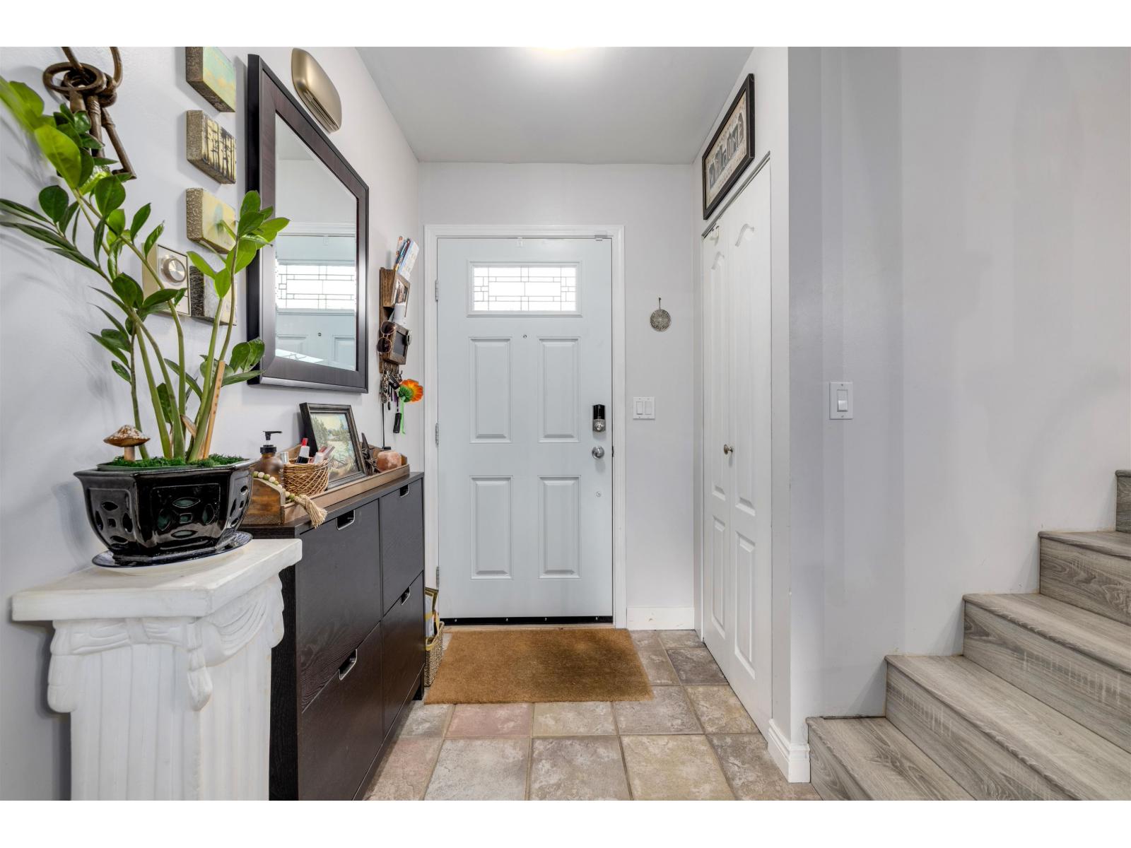 6211 W Greenside Drive, Surrey, British Columbia  V3S 5M8 - Photo 3 - R3053014