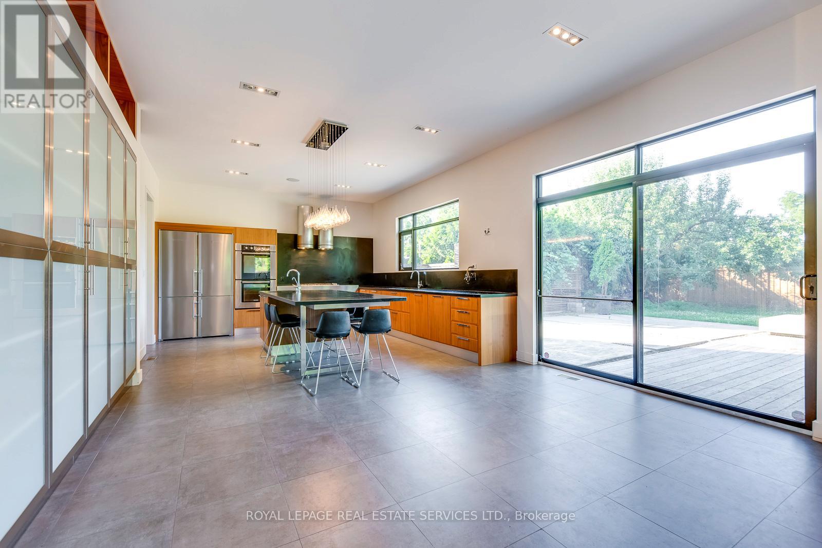 367 Stanfield Drive, Oakville, Ontario  L6L 3P7 - Photo 12 - W12438632