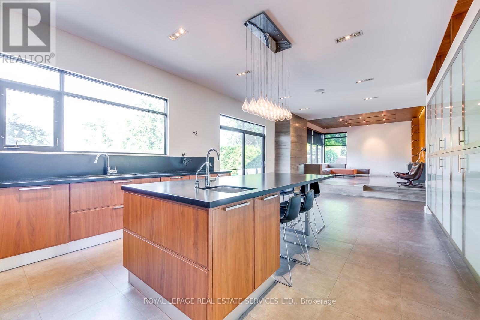 367 Stanfield Drive, Oakville, Ontario  L6L 3P7 - Photo 17 - W12438632