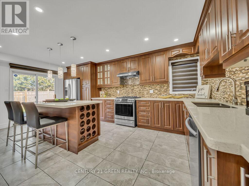 51 Jack Rabbit Crescent, Brampton, Ontario  L6R 2E4 - Photo 17 - W12438643