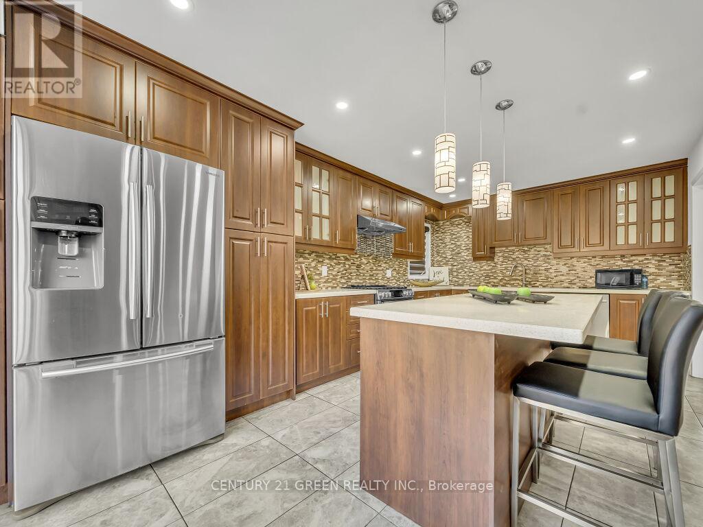 51 Jack Rabbit Crescent, Brampton, Ontario  L6R 2E4 - Photo 19 - W12438643