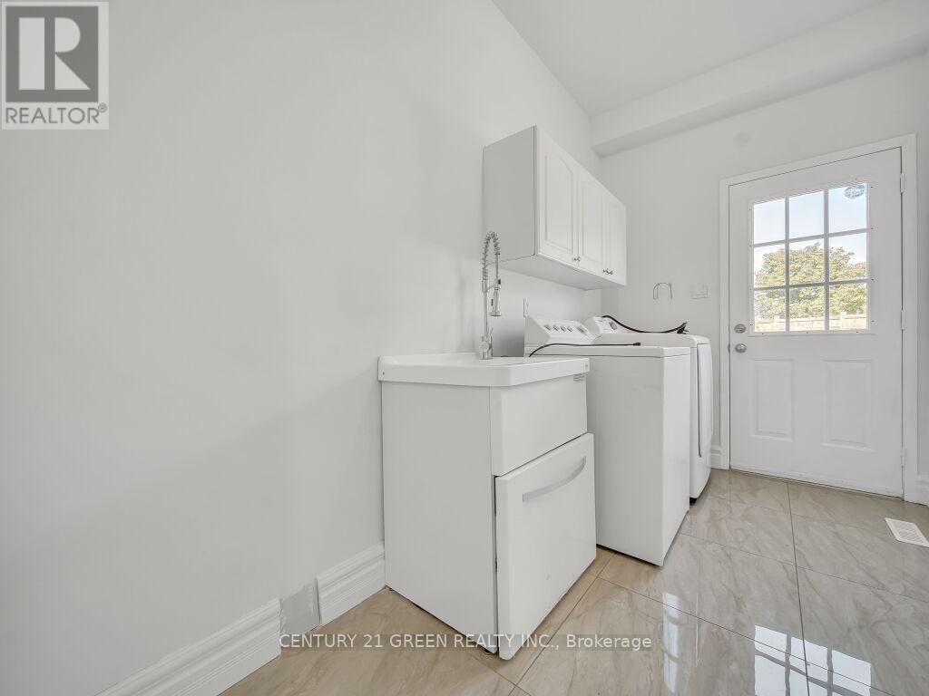 51 Jack Rabbit Crescent, Brampton, Ontario  L6R 2E4 - Photo 22 - W12438643