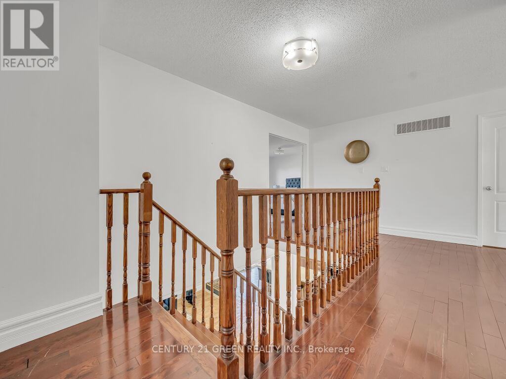 51 Jack Rabbit Crescent, Brampton, Ontario  L6R 2E4 - Photo 23 - W12438643
