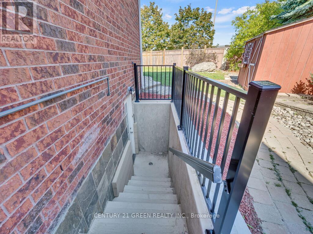 51 Jack Rabbit Crescent, Brampton, Ontario  L6R 2E4 - Photo 44 - W12438643