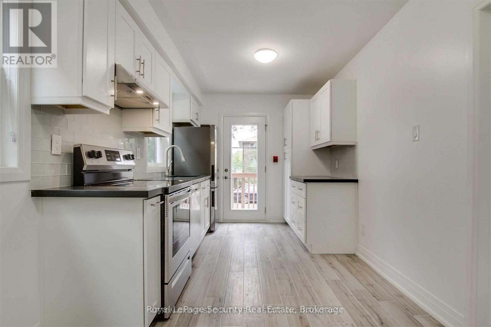 148 Portland Street, Toronto, Ontario  M8Y 1B2 - Photo 18 - W12438649