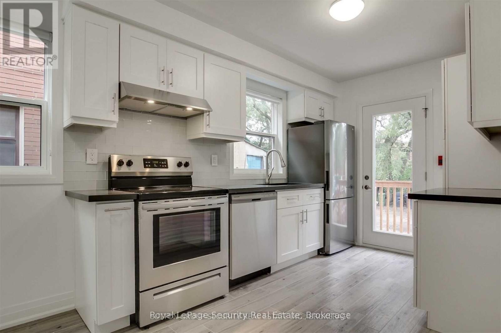 148 Portland Street, Toronto, Ontario  M8Y 1B2 - Photo 19 - W12438649
