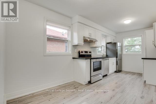 148 Portland Street, Toronto, Ontario  M8Y 1B2 - Photo 34 - W12438649