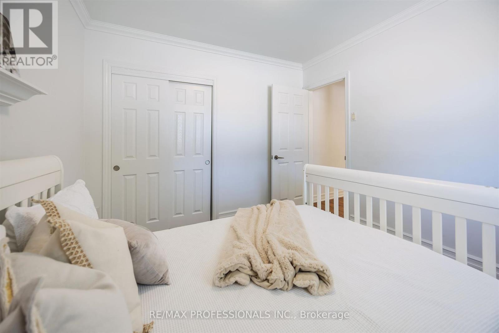 16 Monet Avenue, Toronto, Ontario  M9C 3N7 - Photo 23 - W12438681