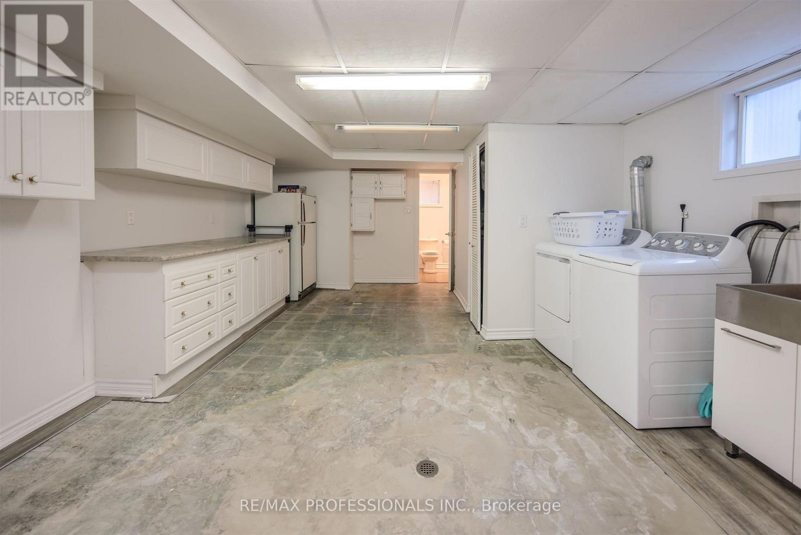 16 Monet Avenue, Toronto, Ontario  M9C 3N7 - Photo 33 - W12438681