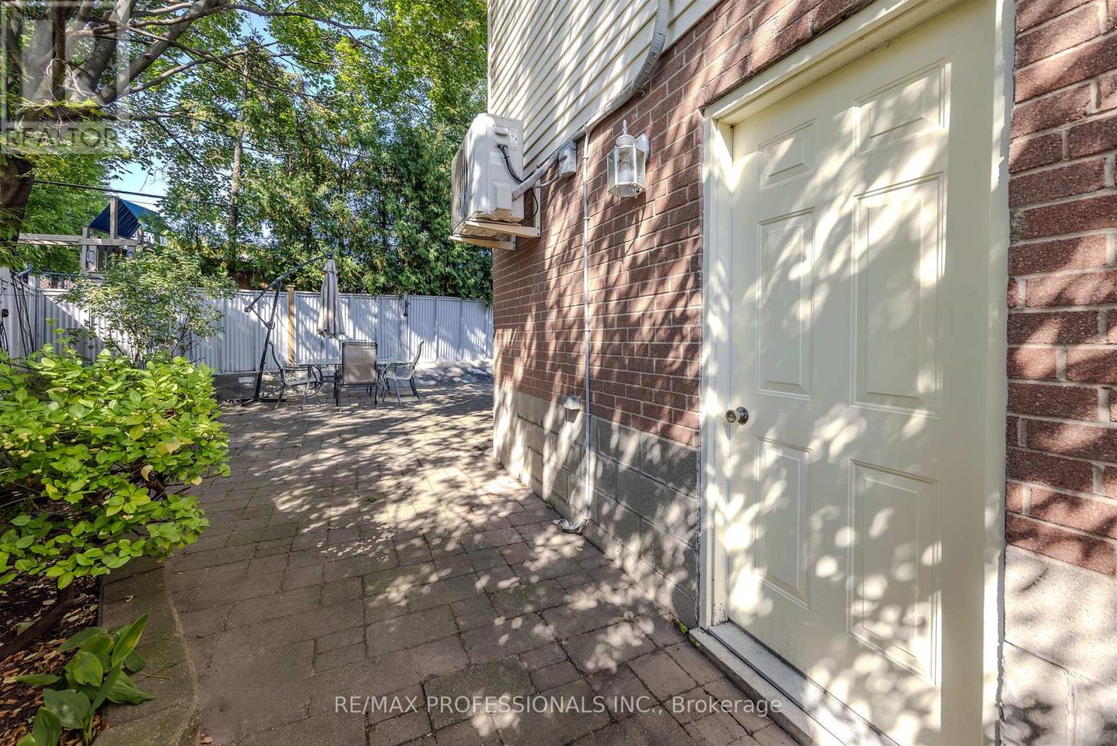 16 Monet Avenue, Toronto, Ontario  M9C 3N7 - Photo 39 - W12438681