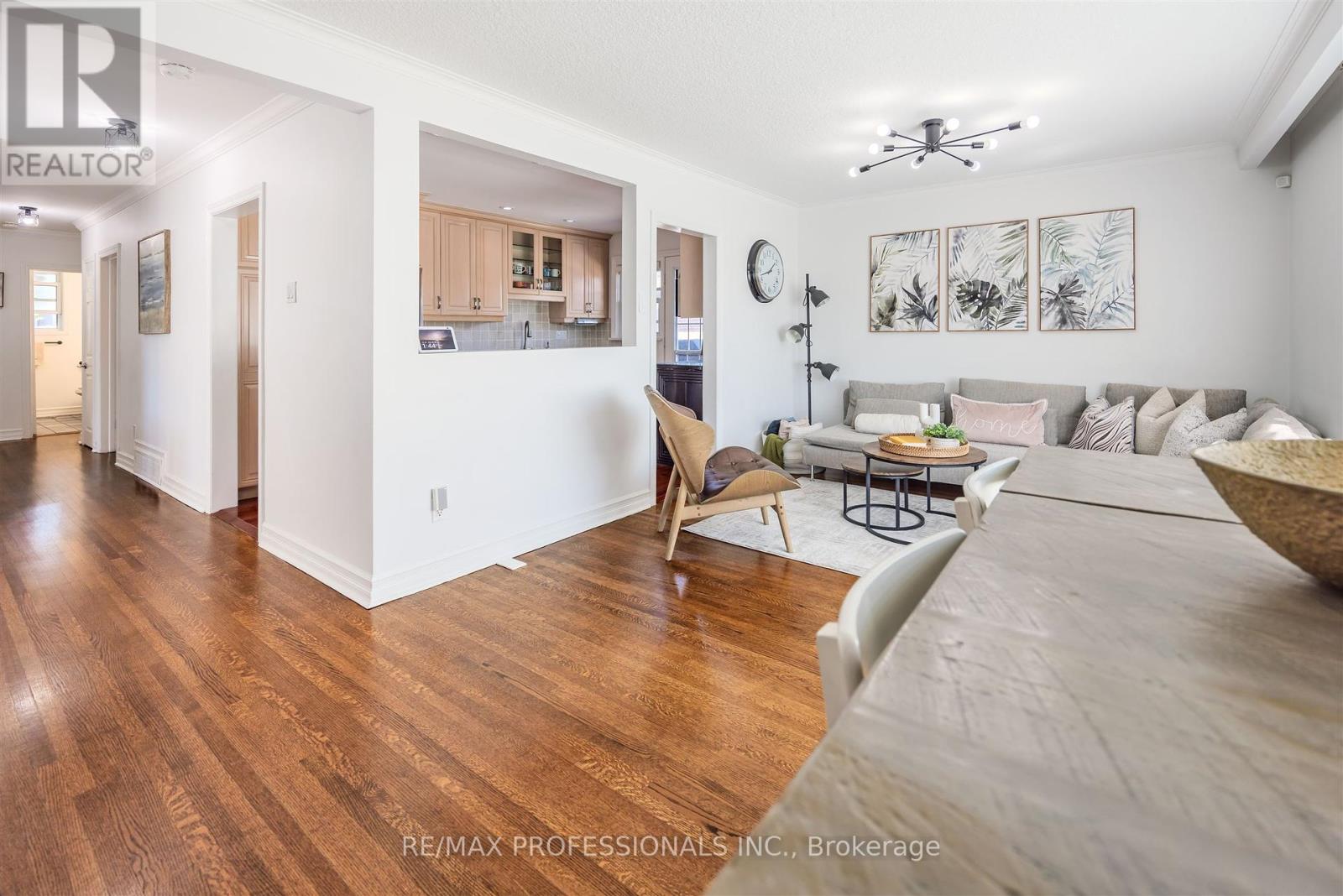 16 Monet Avenue, Toronto, Ontario  M9C 3N7 - Photo 7 - W12438681