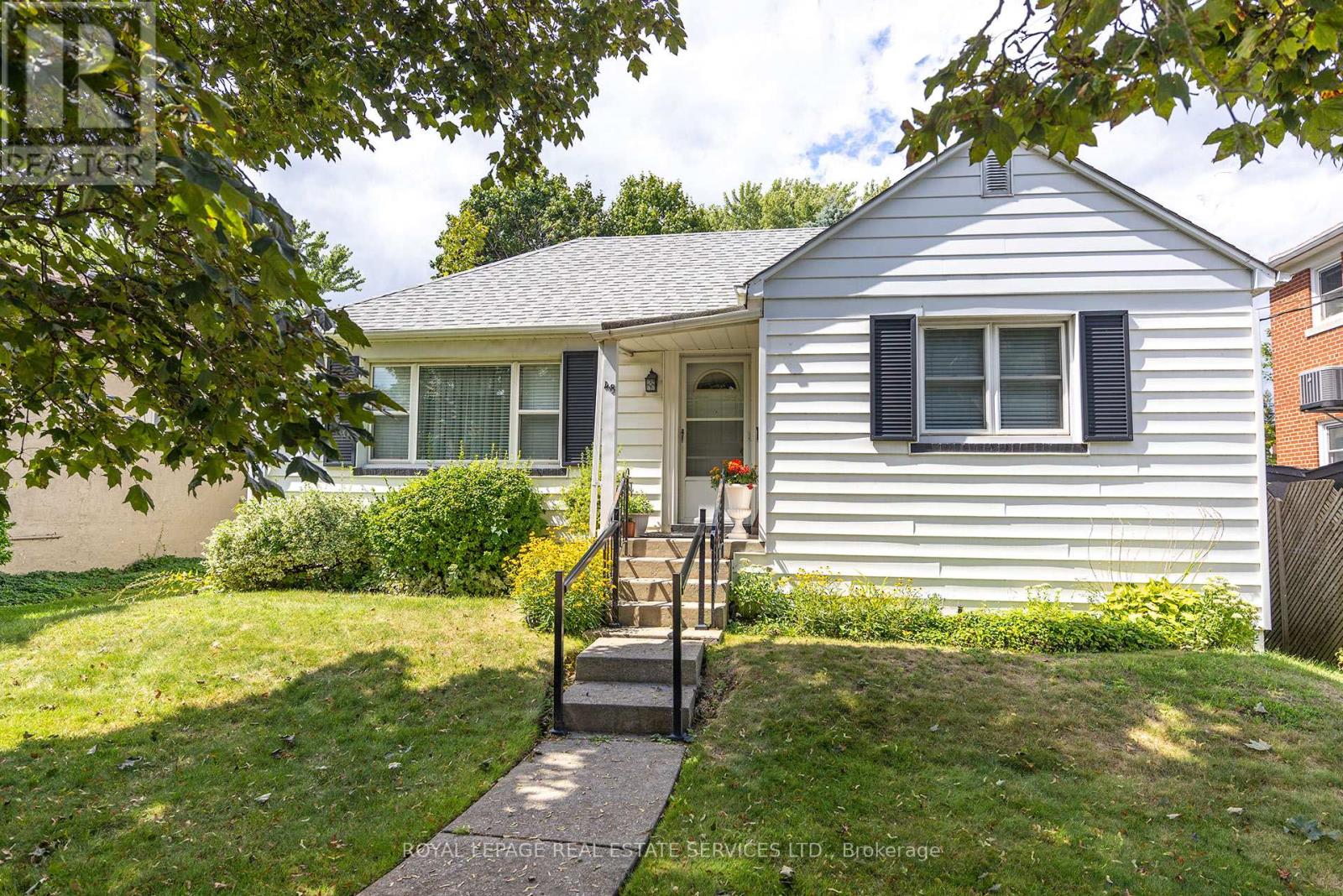 48 MINNEWAWA ROAD, Mississauga, Ontario