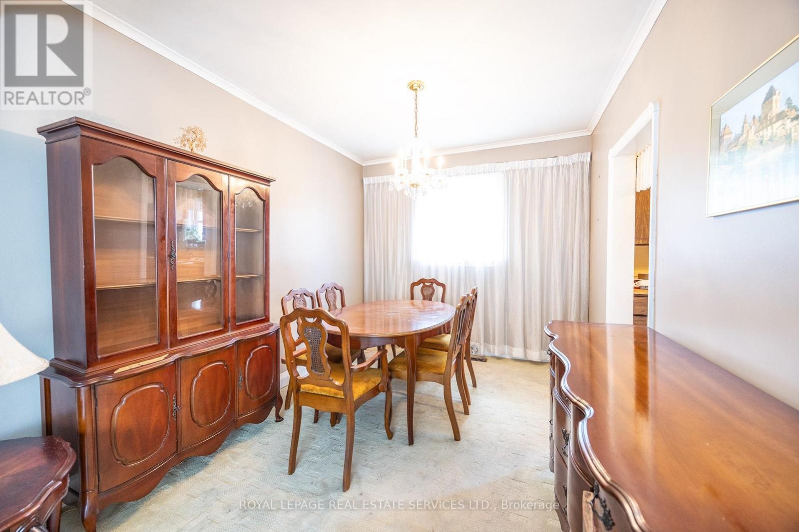 48 Minnewawa Road, Mississauga, Ontario  L5G 1C5 - Photo 6 - W12438691