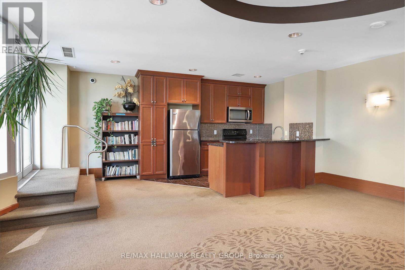 504 - 200 Rideau Street, Ottawa, Ontario  K1N 5Y1 - Photo 32 - X12438698