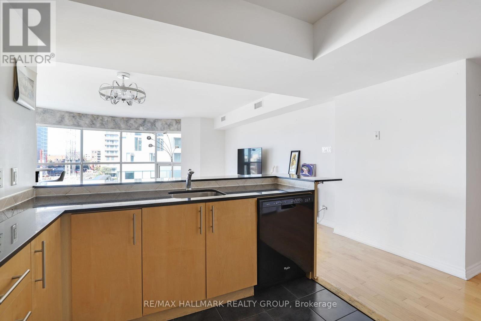 504 - 200 Rideau Street, Ottawa, Ontario  K1N 5Y1 - Photo 8 - X12438698