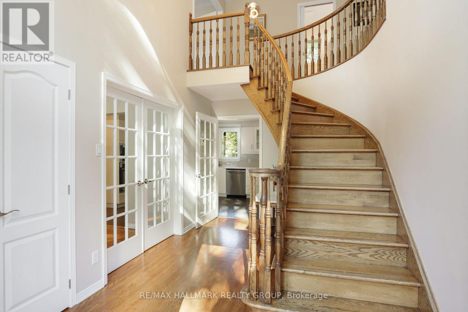 3062 Upper Otterson Place, Ottawa, Ontario  K1V 7B6 - Photo 4 - X12438725