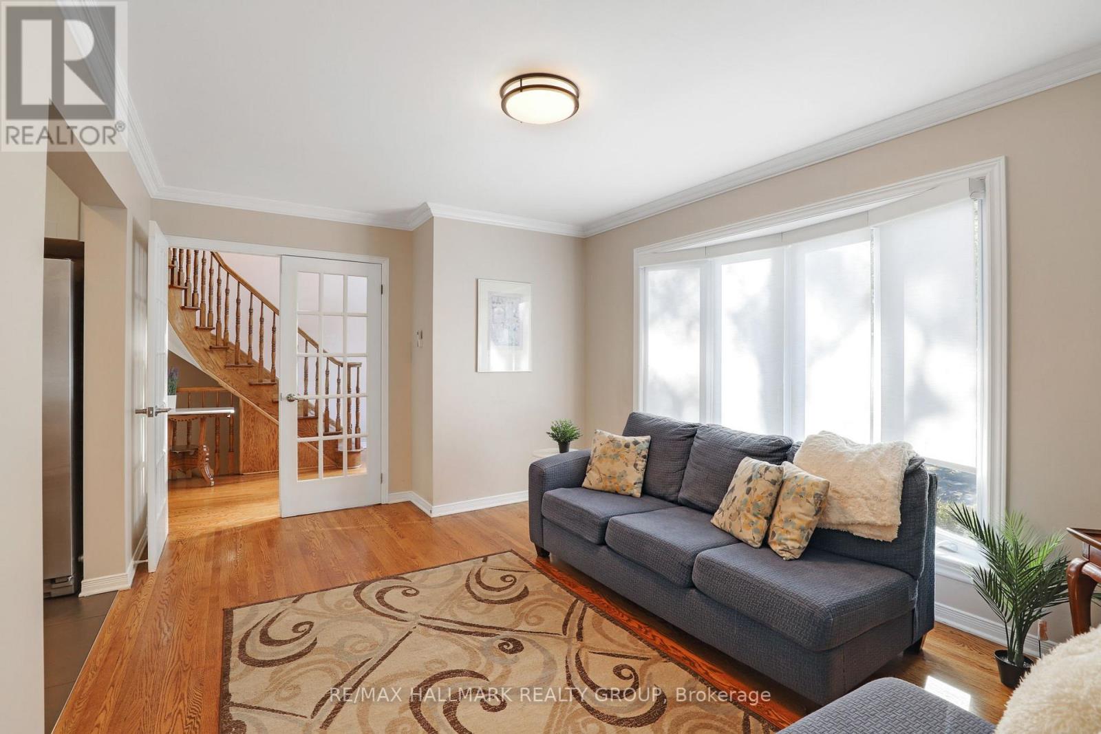 3062 Upper Otterson Place, Ottawa, Ontario  K1V 7B6 - Photo 6 - X12438725