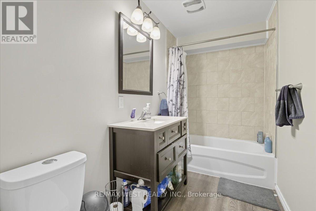 816 Brealey Drive, Peterborough, Ontario  K9K 2M8 - Photo 13 - X12438620