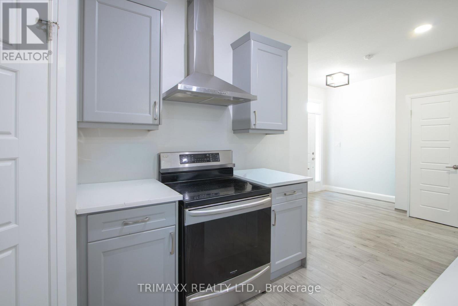 127 Marconi Court, London East, Ontario  N5V 0C9 - Photo 10 - X12438641