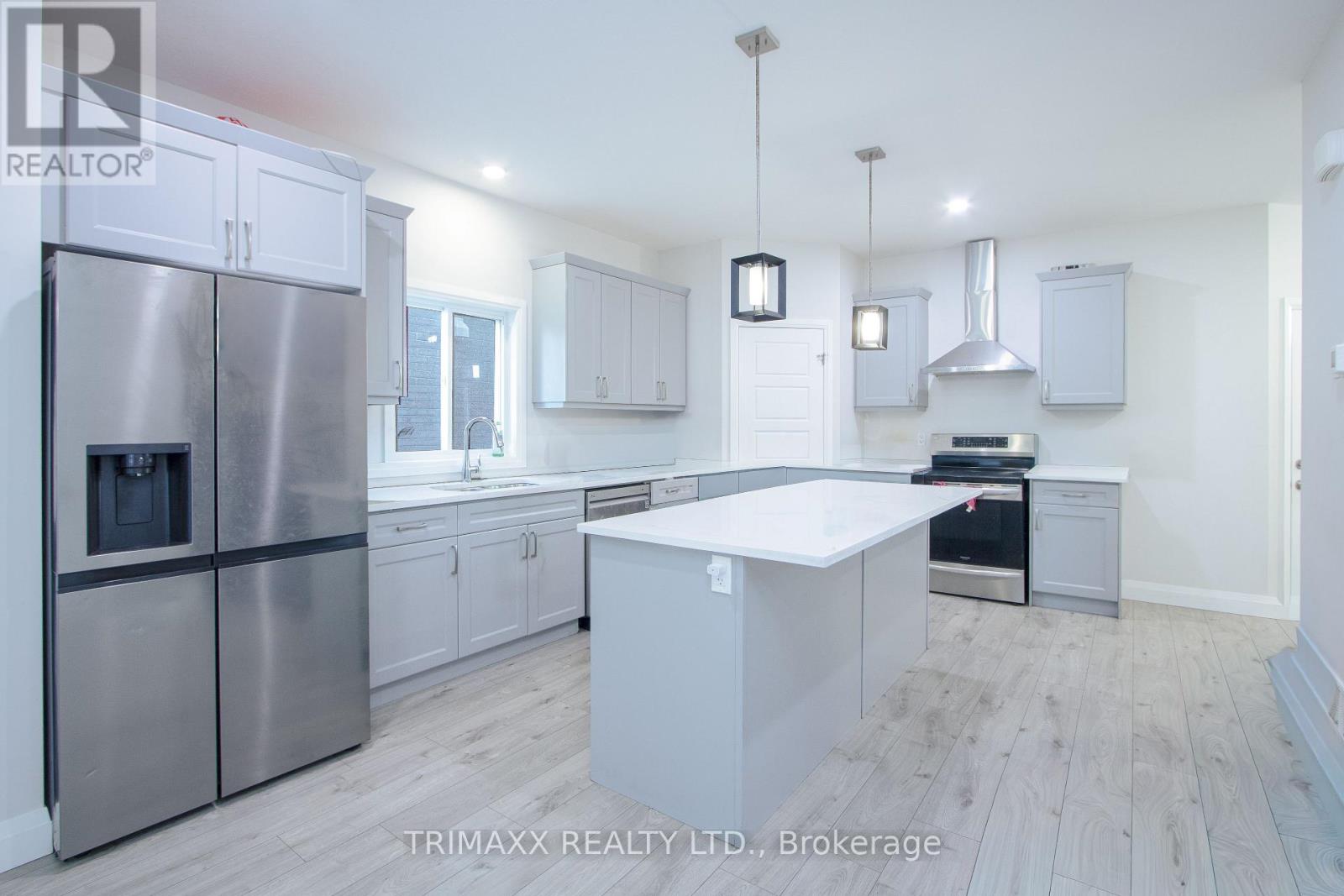 127 Marconi Court, London East, Ontario  N5V 0C9 - Photo 12 - X12438641