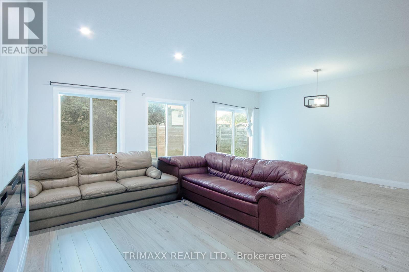 127 Marconi Court, London East, Ontario  N5V 0C9 - Photo 14 - X12438641