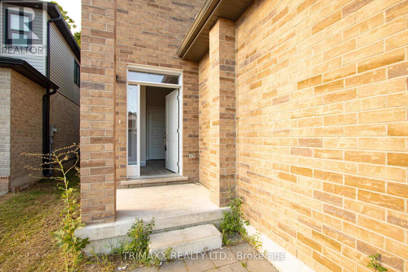 127 Marconi Court, London East, Ontario  N5V 0C9 - Photo 7 - X12438641