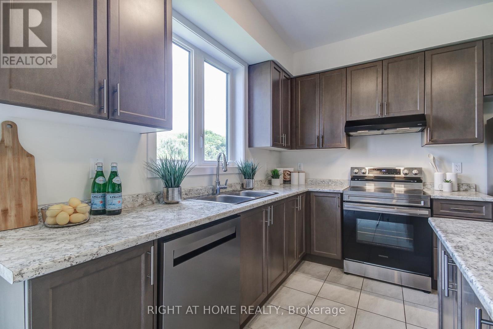 204 Wilmot Road, Brantford, Ontario  N3T 5L5 - Photo 17 - X12438667