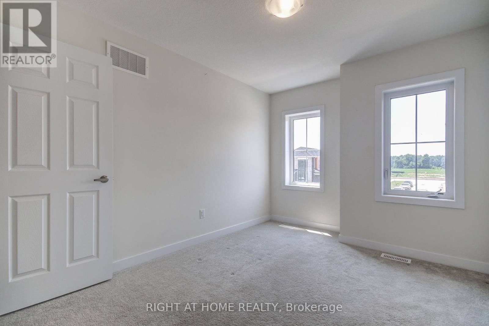 204 Wilmot Road, Brantford, Ontario  N3T 5L5 - Photo 24 - X12438667