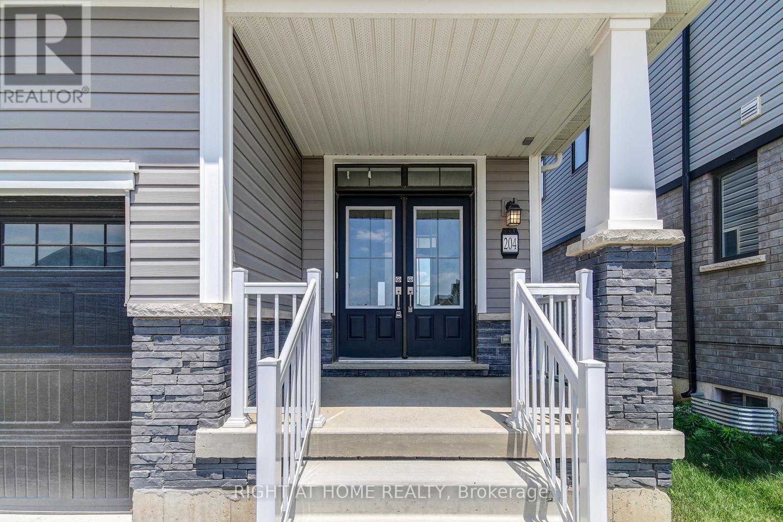 204 Wilmot Road, Brantford, Ontario  N3T 5L5 - Photo 3 - X12438667