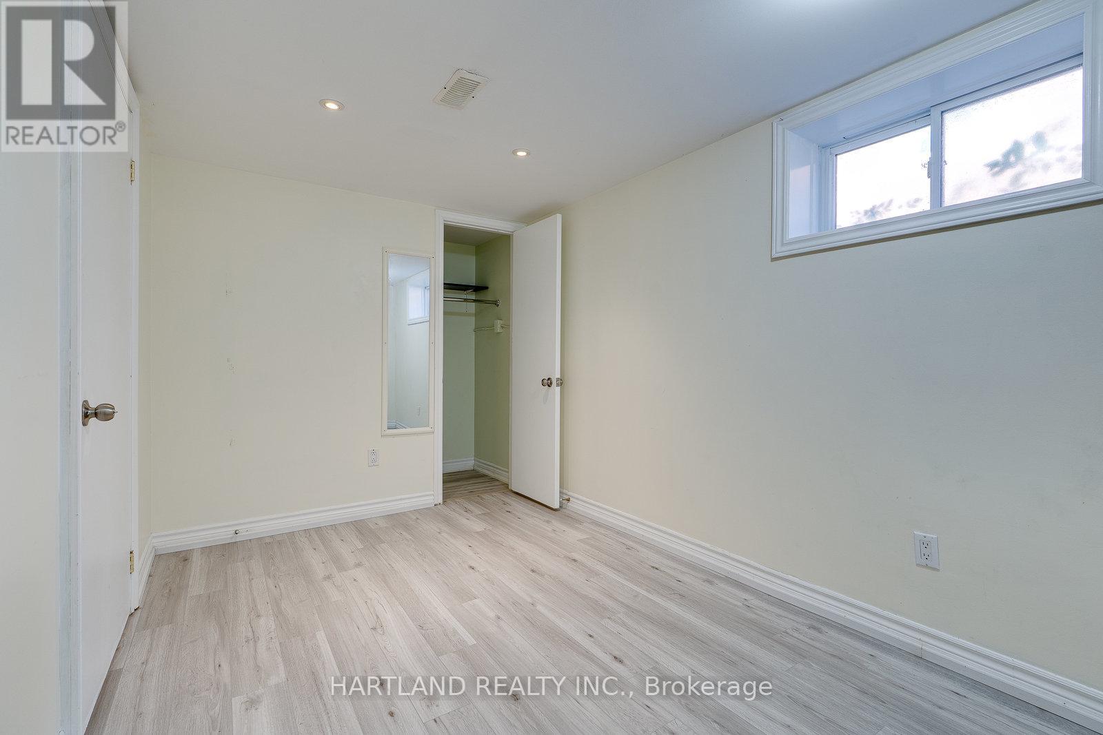 11 Maitland Avenue, Hamilton, Ontario  L9A 3J4 - Photo 16 - X12438686