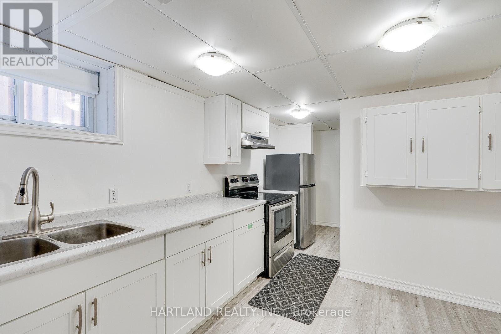11 Maitland Avenue, Hamilton, Ontario  L9A 3J4 - Photo 19 - X12438686