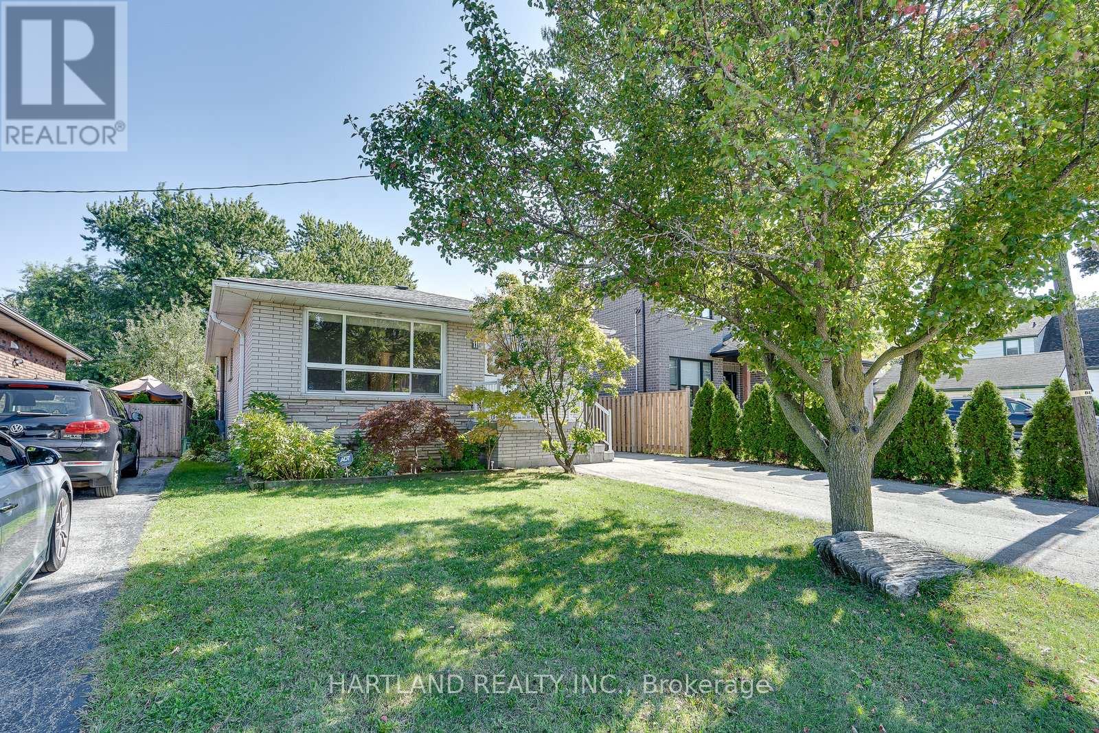 11 Maitland Avenue, Hamilton, Ontario  L9A 3J4 - Photo 2 - X12438686