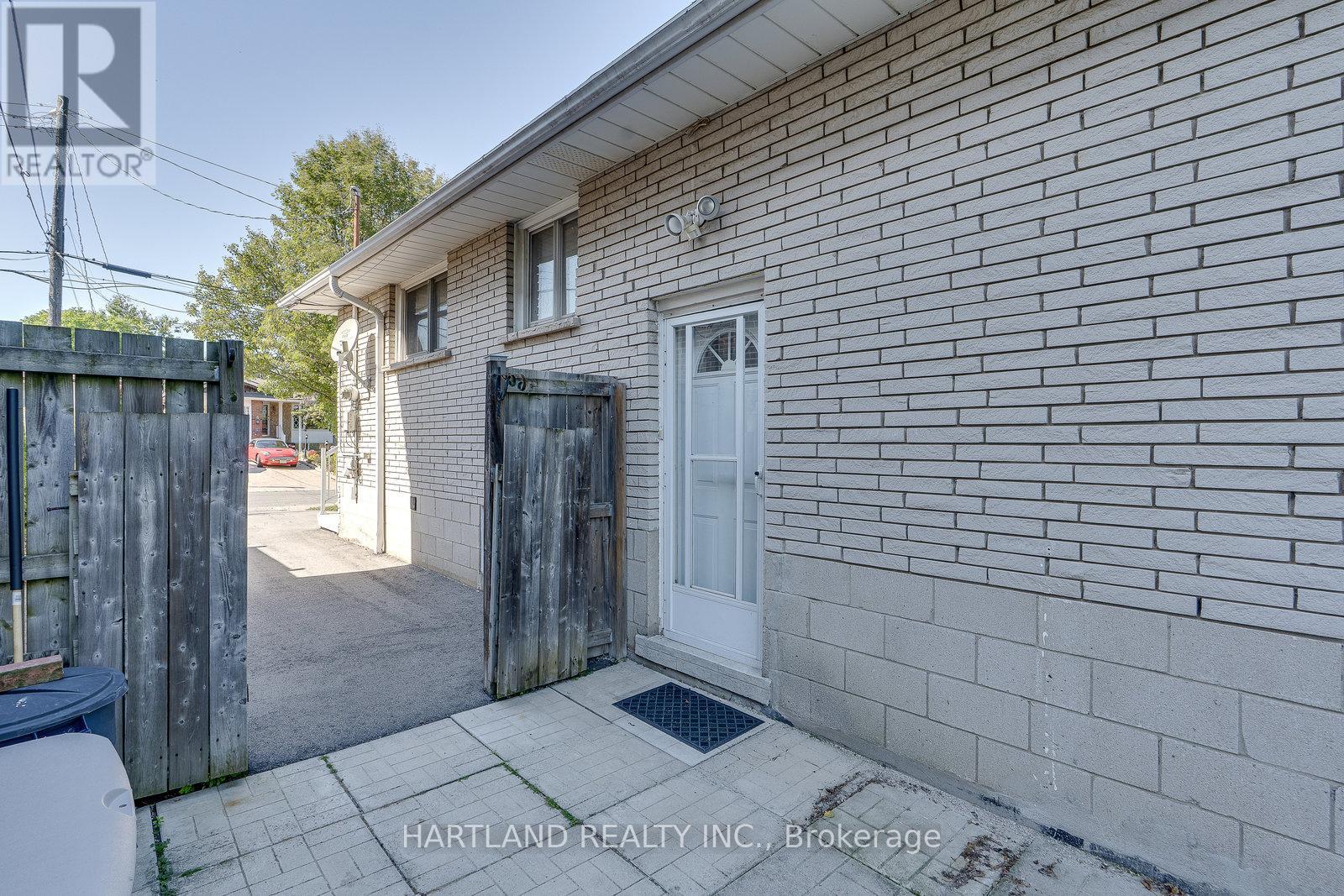 11 Maitland Avenue, Hamilton, Ontario  L9A 3J4 - Photo 24 - X12438686