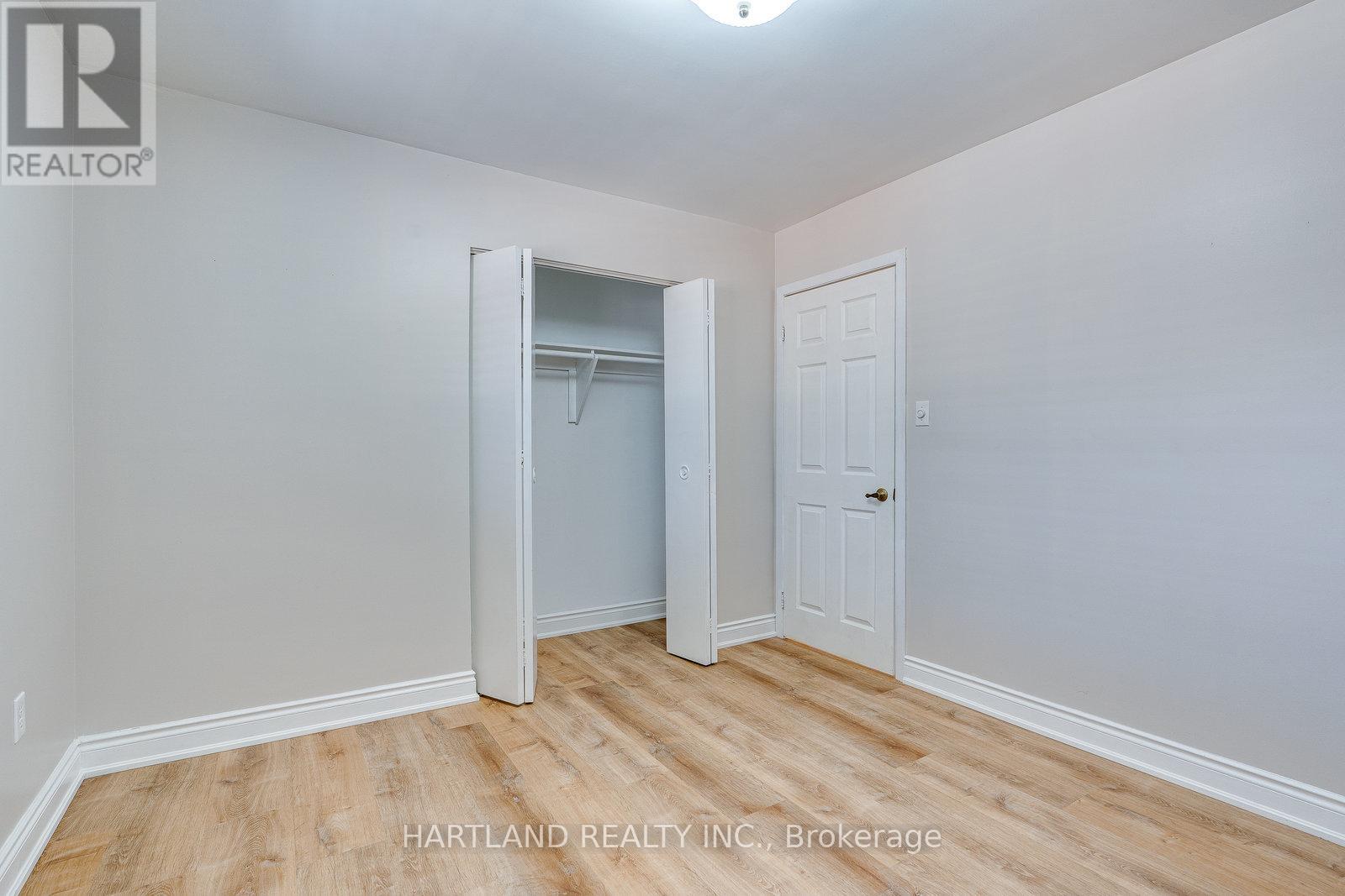 11 Maitland Avenue, Hamilton, Ontario  L9A 3J4 - Photo 9 - X12438686